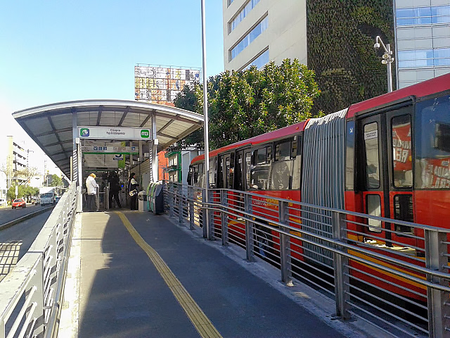 Recenzja z przejazdu metrobusem na trasie Etiopía/Plaza de la Transparencia - Tenayuca